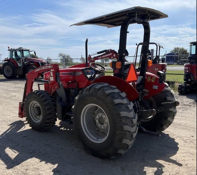 Image of Massey Ferguson 2607H equipment image 4