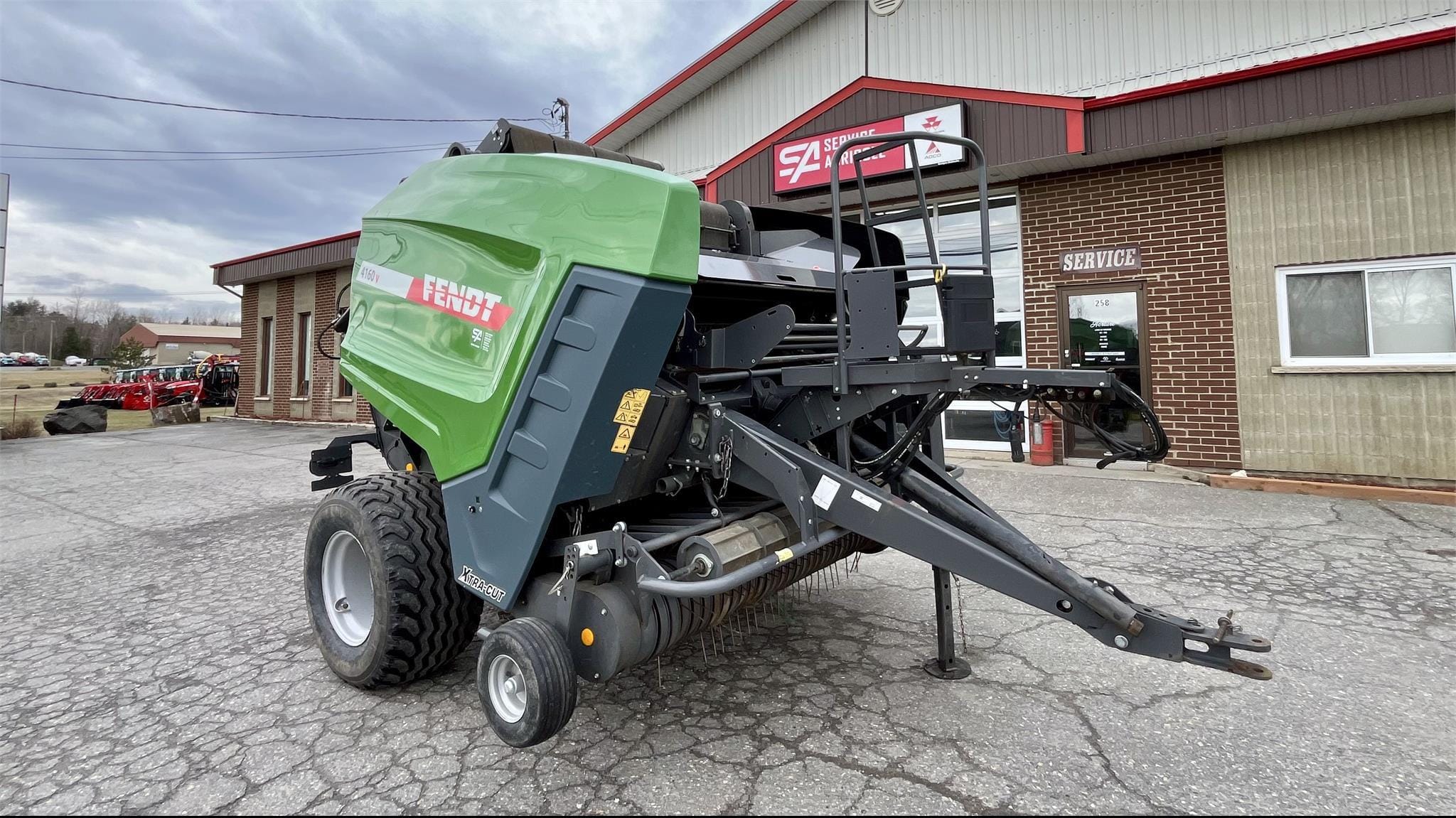 2021 Massey Ferguson 4160V Equipment Image0