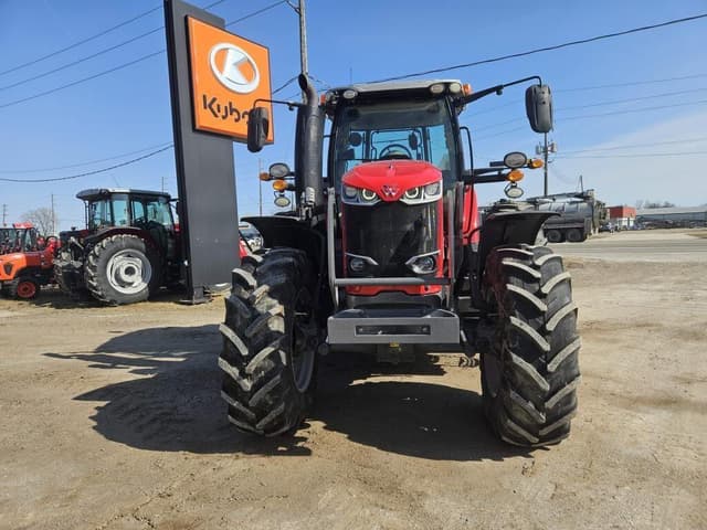 Image of Massey Ferguson 7724S equipment image 2