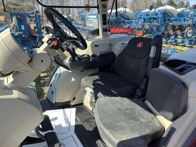 Image of Massey Ferguson 8735S equipment image 4