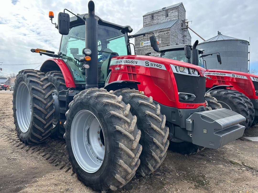 Image of Massey Ferguson 8740S Image 1