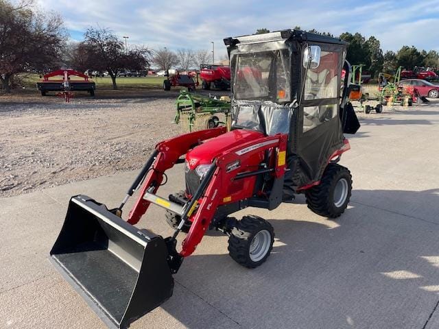 2021 Massey Ferguson GC1723E Equipment Image0