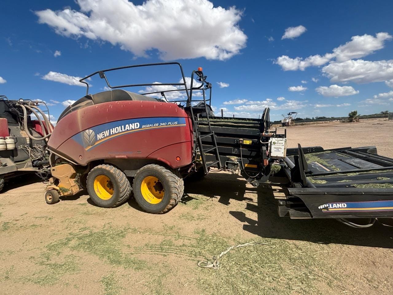 2021 New Holland Big Baler 340 Equipment Image0