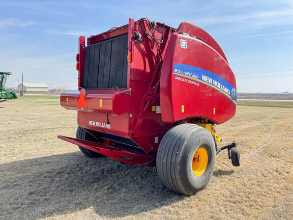 Image of New Holland RB560 Specialty Crop Plus equipment image 4