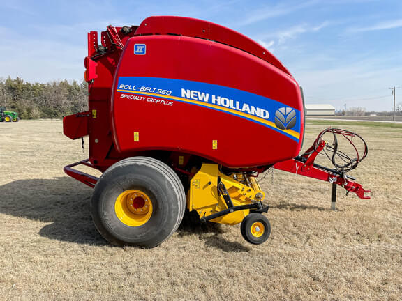 Image of New Holland RB560 Specialty Crop Plus equipment image 3