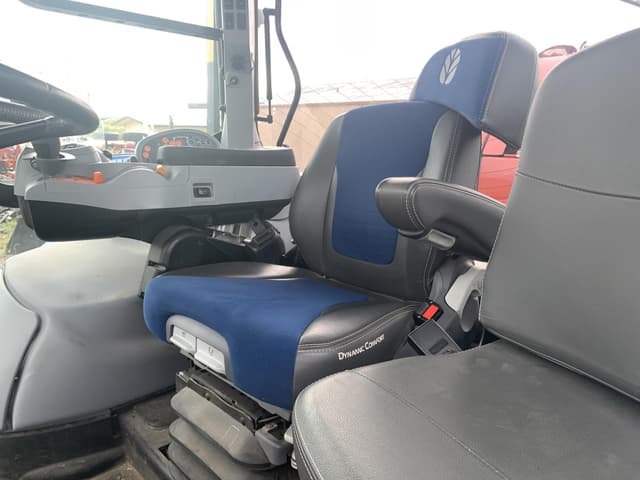 Image of New Holland T7.260 equipment image 4