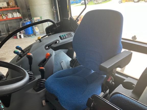 Image of New Holland Workmaster 120 equipment image 4