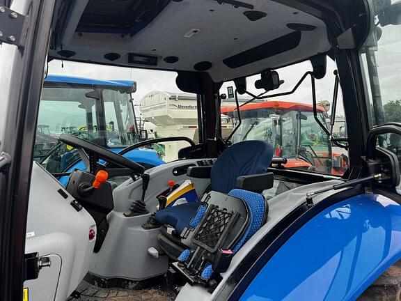 Image of New Holland Workmaster 65 equipment image 2