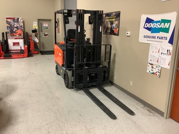 Image of  Doosan BC32S-7 equipment image 4