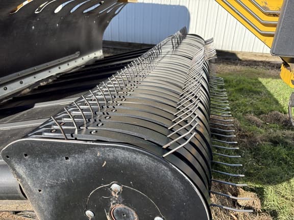 Image of Oxbo 2334 equipment image 1