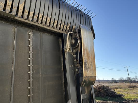 Image of Oxbo 2334 equipment image 4