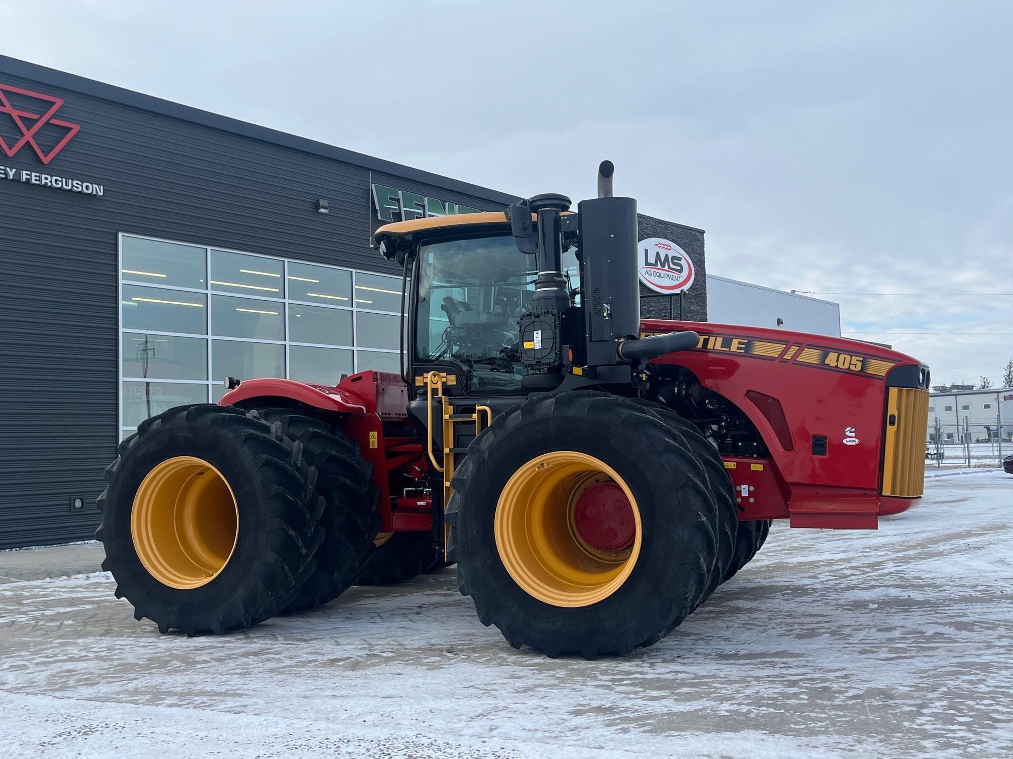 2021 Versatile 405 Equipment Image0