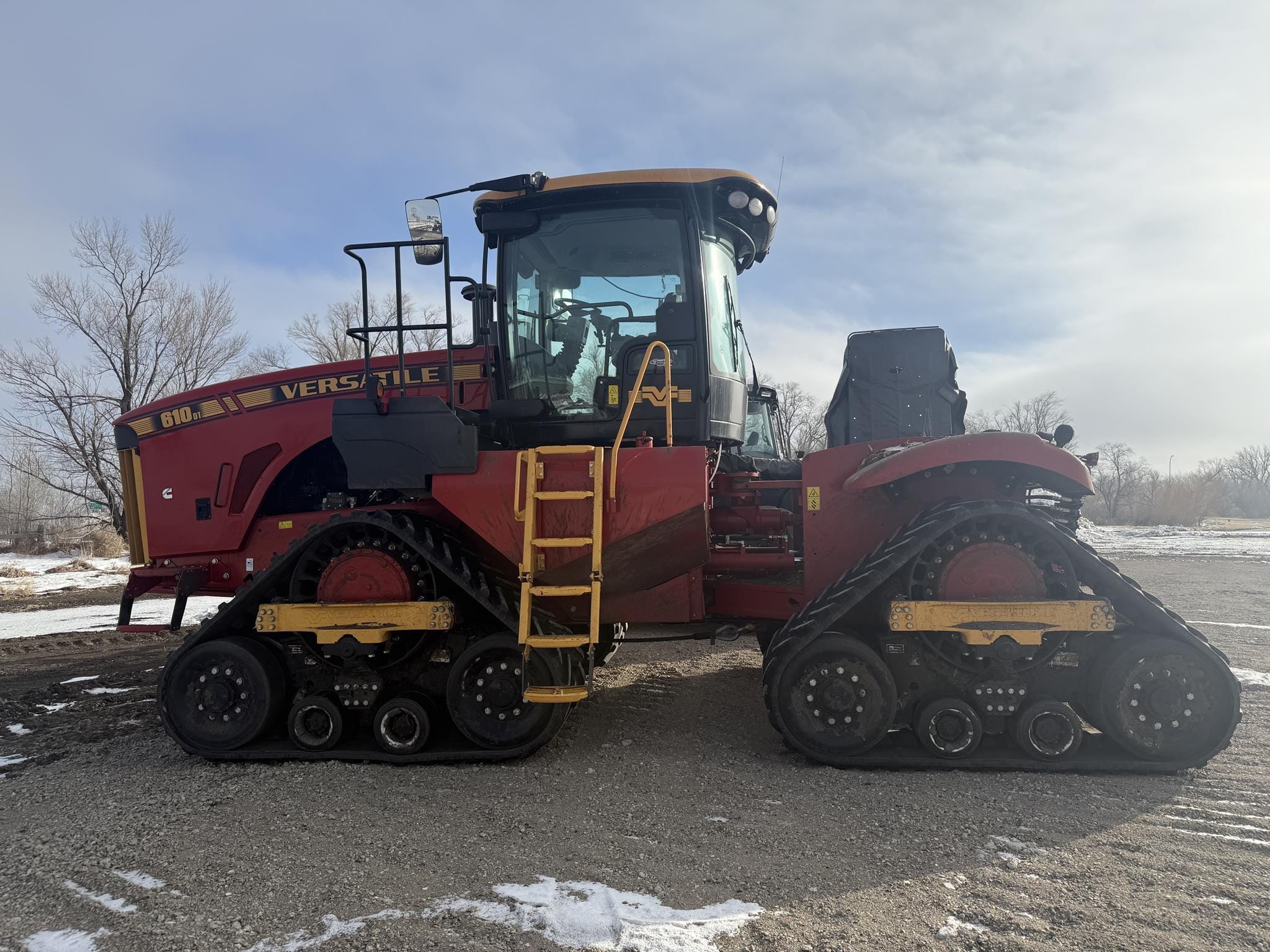 2021 Versatile 610DT Equipment Image0