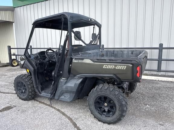 Image of Can-Am Defender XT HD8 equipment image 2