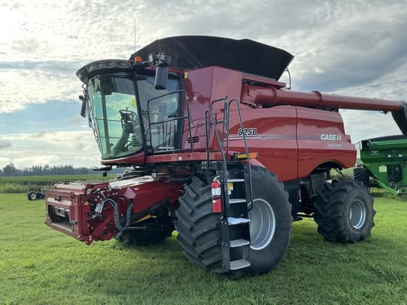 Image of Case IH 8250 equipment image 1