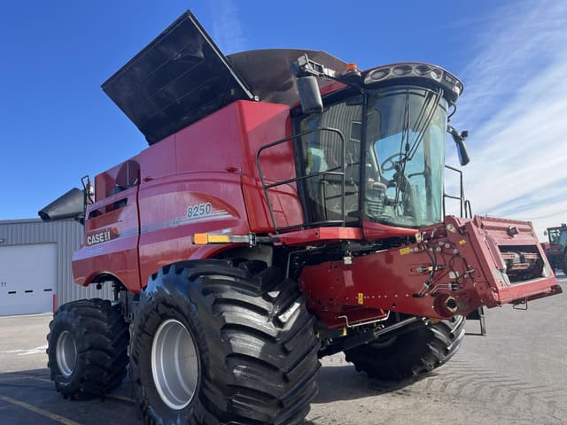 Image of Case IH 8250 equipment image 1