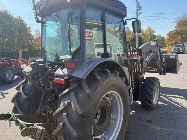 Image of Case IH Farmall 110N equipment image 2