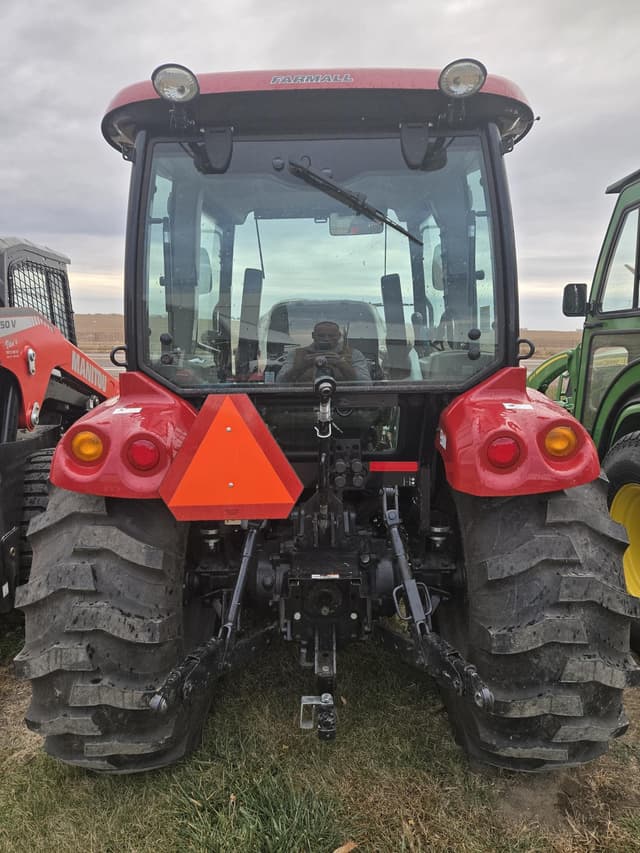 Image of Case IH Farmall 55C equipment image 3