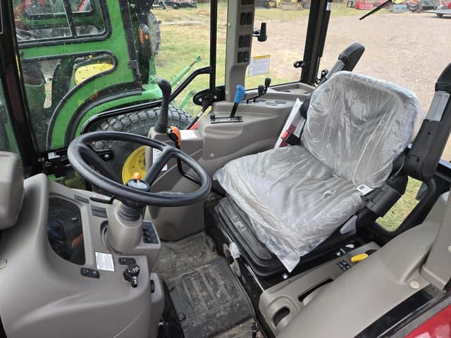 Image of Case IH Farmall 55C equipment image 4
