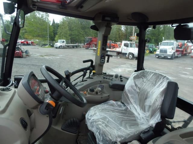 Image of Case IH Farmall 90C equipment image 4