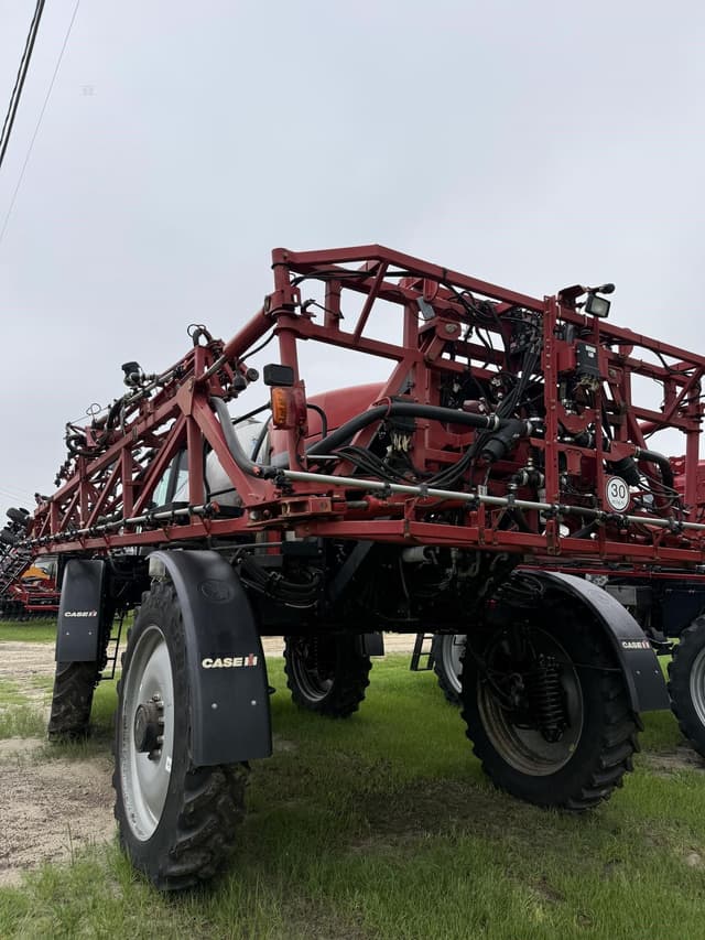 Image of Case IH Patriot 3340 equipment image 4