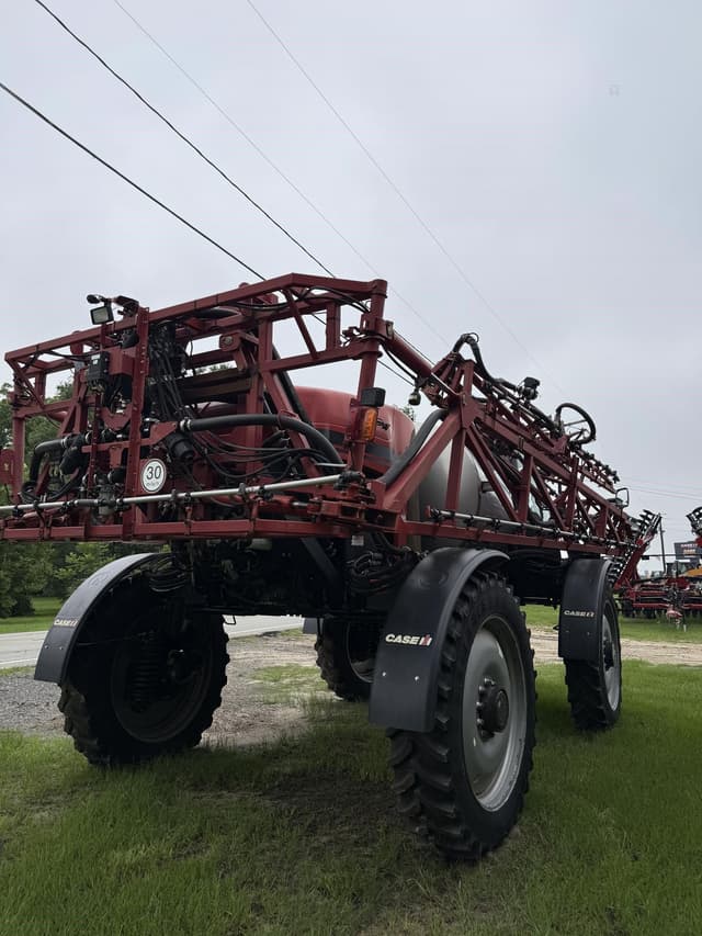 Image of Case IH Patriot 3340 equipment image 3