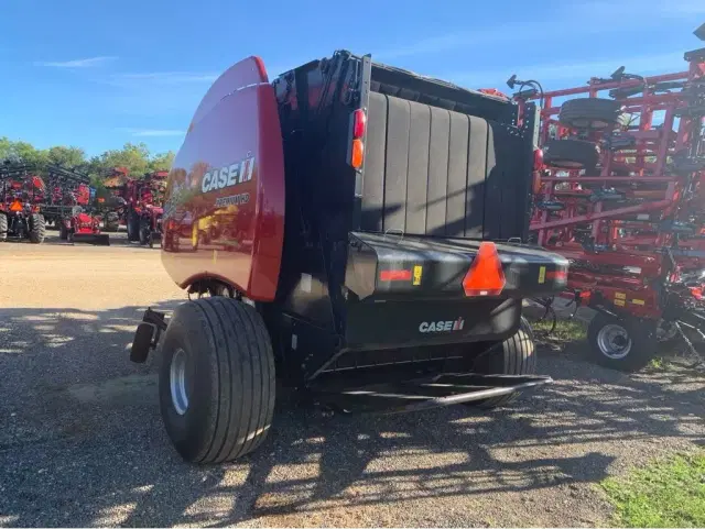 Image of Case IH RB565 equipment image 2