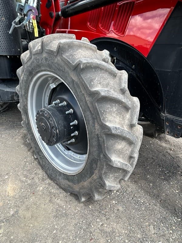 Image of Case IH Magnum 220 equipment image 4