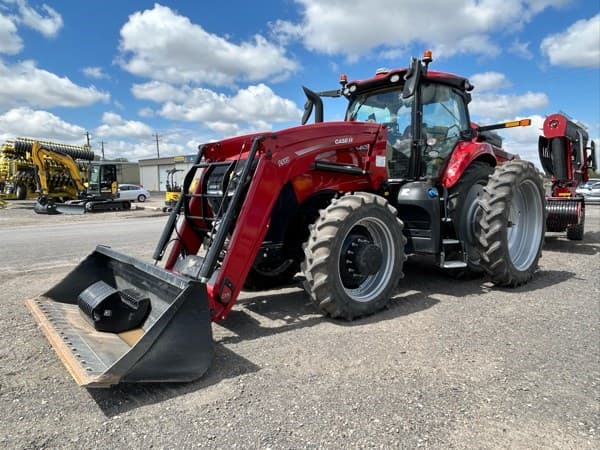 Image of Case IH Magnum 220 equipment image 1