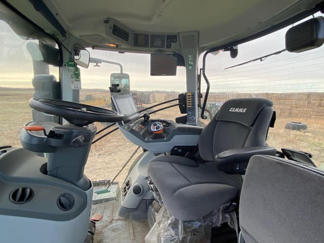 Image of CLAAS Axion 930 equipment image 4