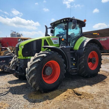 2022 CLAAS Axion 950 Equipment Image0