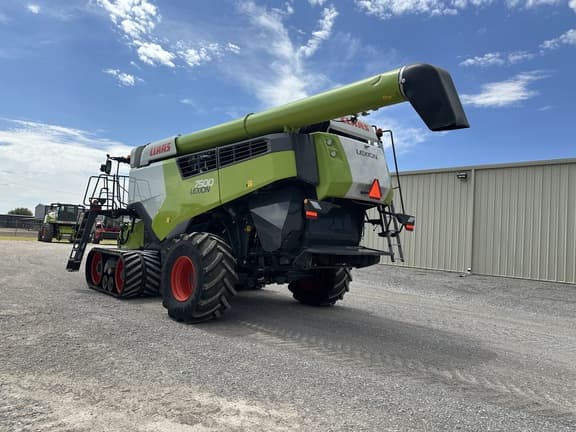 Image of CLAAS Lexion 7500TT equipment image 2