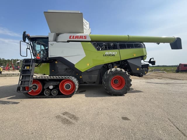Image of CLAAS Lexion 8700TT equipment image 1