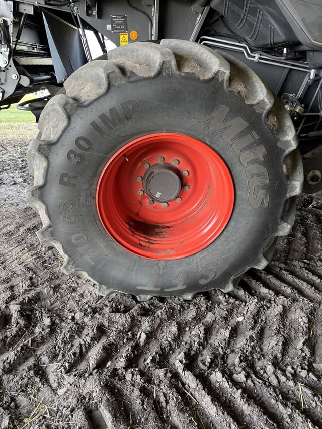 Image of CLAAS Lexion 8700TT equipment image 3