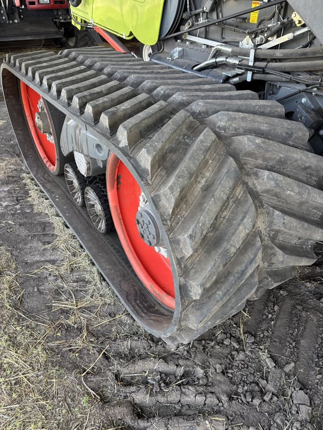 Image of CLAAS Lexion 8700TT equipment image 2