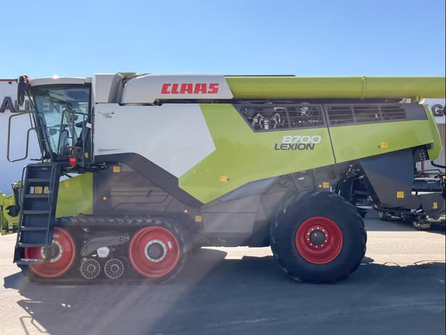 Image of CLAAS Lexion 8700TT equipment image 1