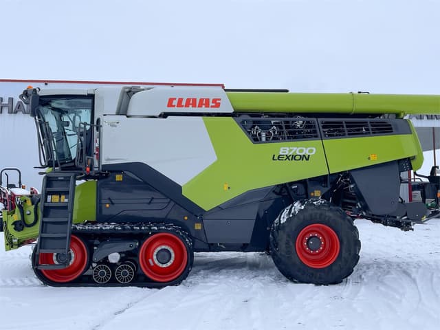 Image of CLAAS Lexion 8700TT equipment image 1