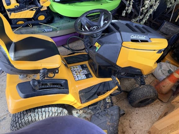 Image of Cub Cadet XT1 LT46 equipment image 1