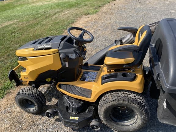 Image of Cub Cadet XT2 SLX50 equipment image 3