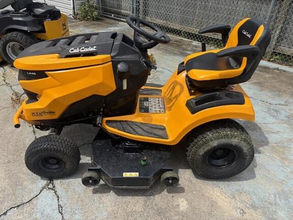 Image of Cub Cadet XT2 LX46 equipment image 1