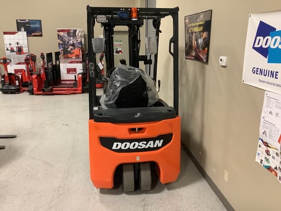 Image of  Doosan B20T-7 equipment image 4