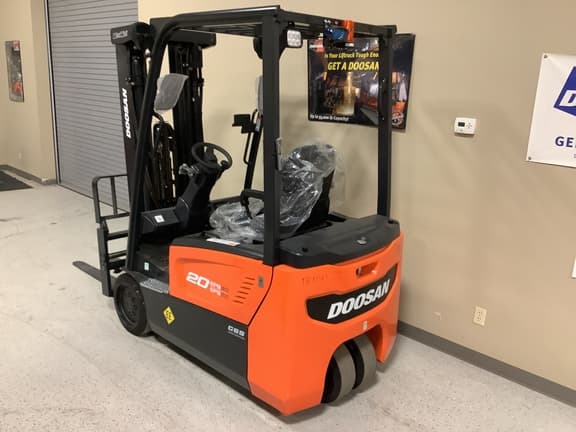 Image of  Doosan B20T-7 equipment image 3