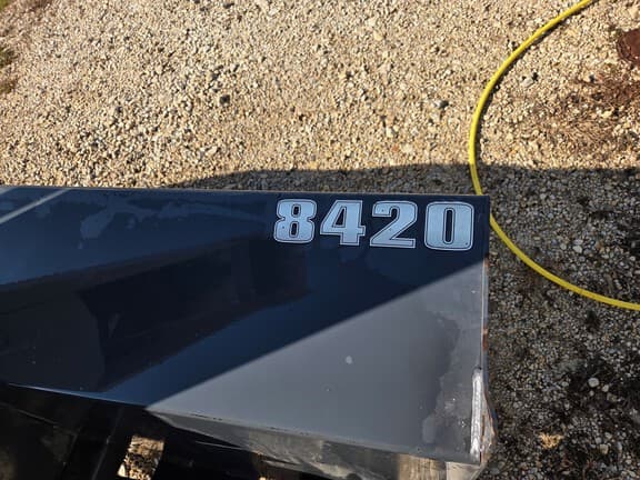 Image of Farm King 8420 equipment image 4
