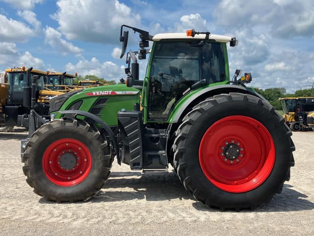 Image of Fendt 718 Vario equipment image 1