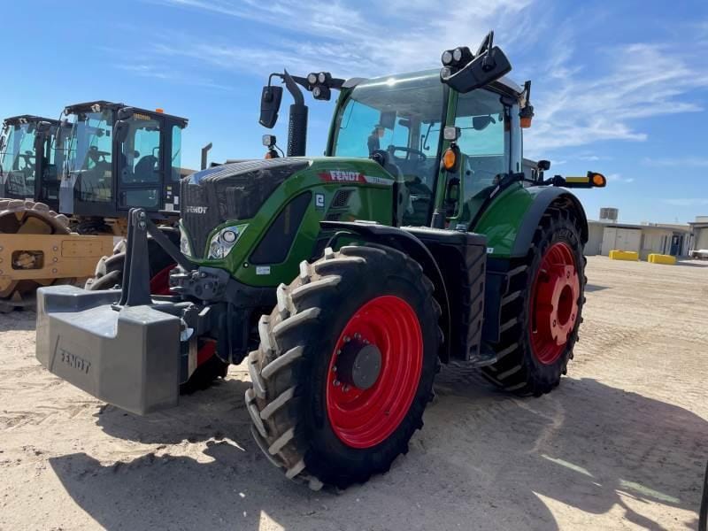 2022 Fendt 724 Vario Equipment Image0
