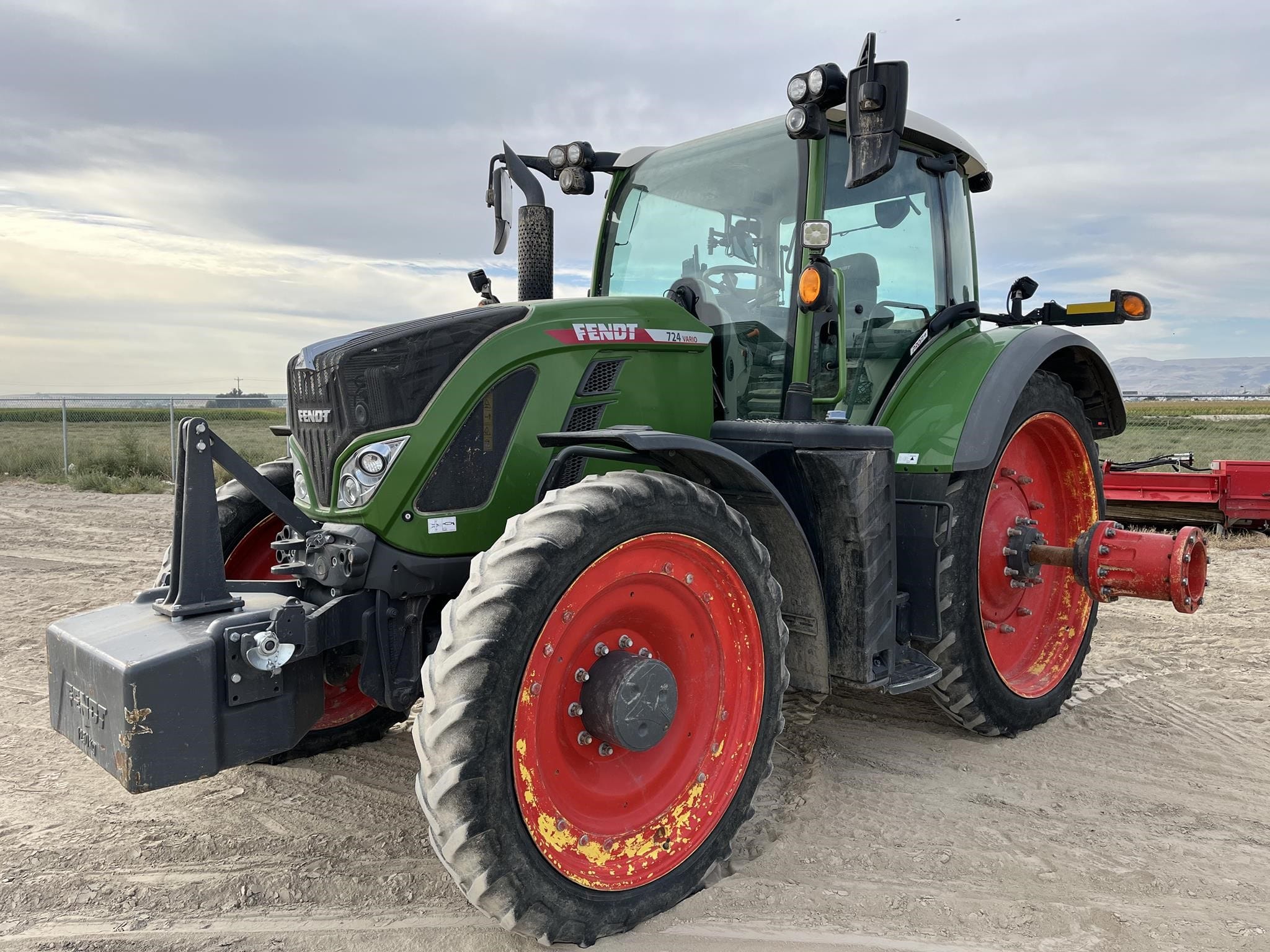 2022 Fendt 724 Vario Equipment Image0