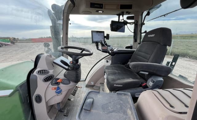 Image of Fendt 724 Vario equipment image 4