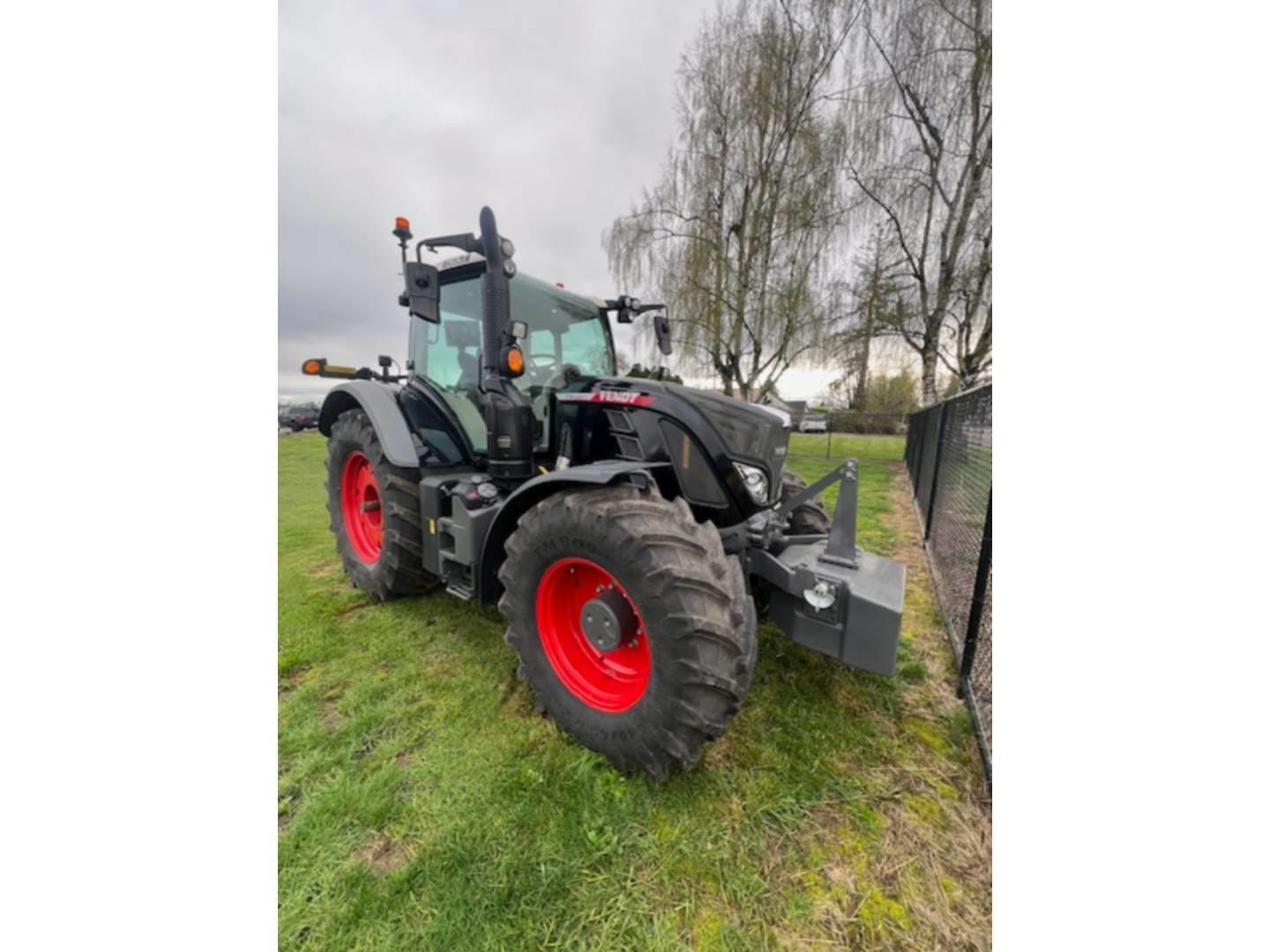 2022 Fendt Favorit 716 Vario Equipment Image0