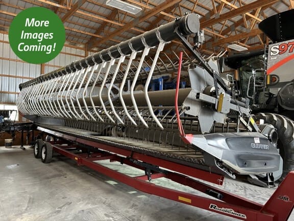 2022 Gleaner 9330 Equipment Image0