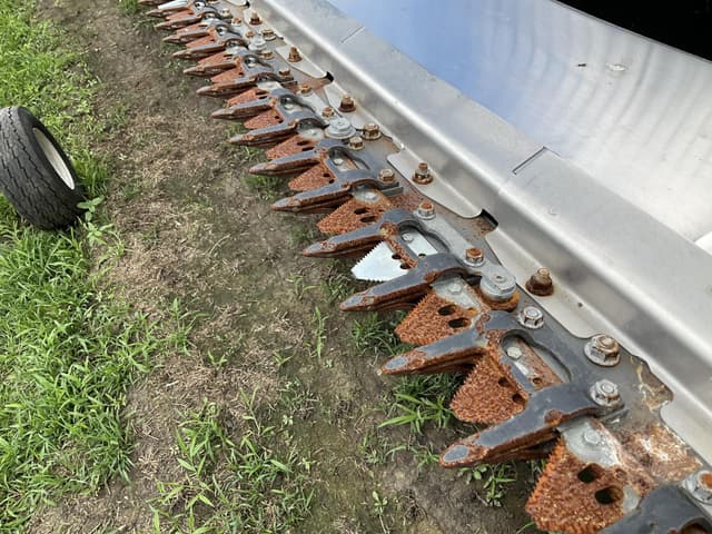 Image of Gleaner 9335 equipment image 3